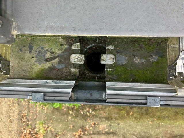 落ち葉や木の実を取り除いた集水器